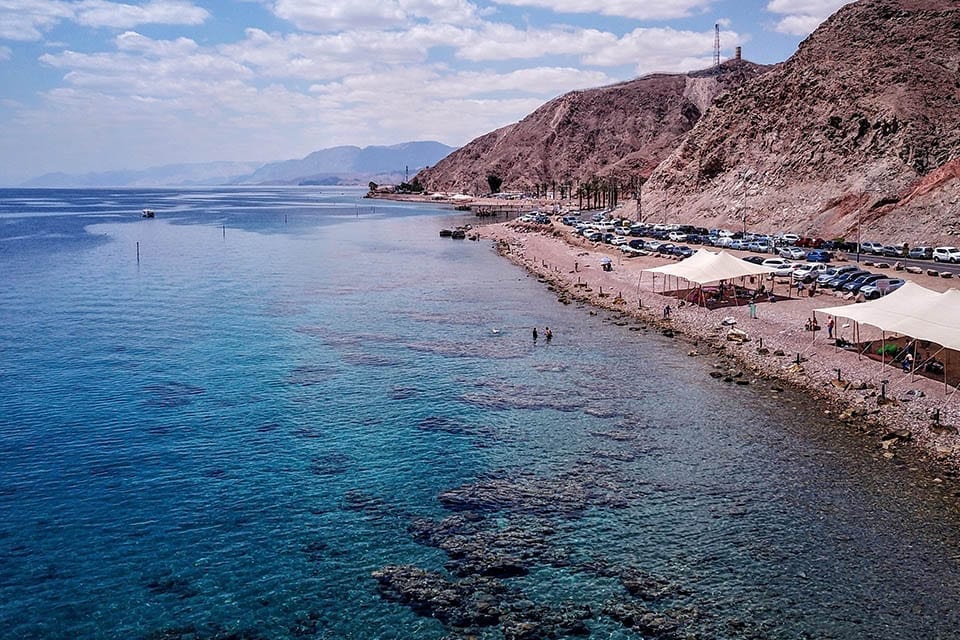 Diving in Red Eilat - MANTA ISROTEL DIVING CENTER